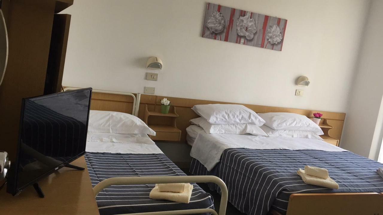 Hotel Savini רימיני מראה חיצוני תמונה